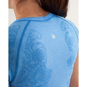 Lululemon Run Swiftly Tech Short Sleeve Lace in Beaming Blue Size 10